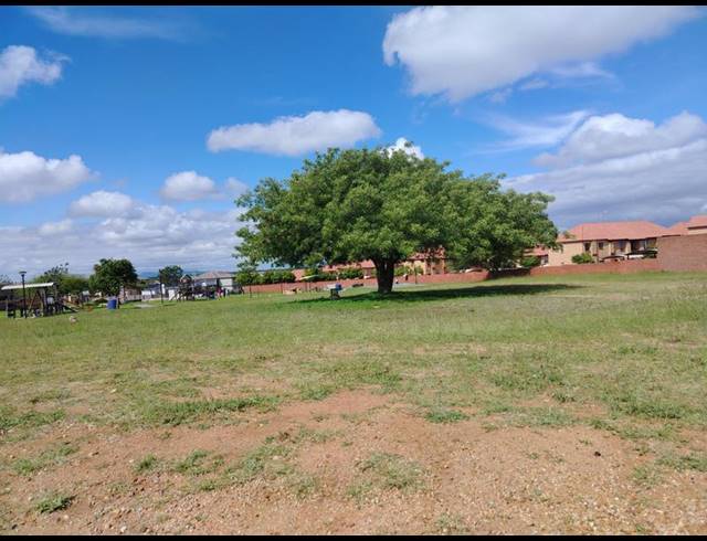 LAND FOR SALE IN WOODHILL ESTATE